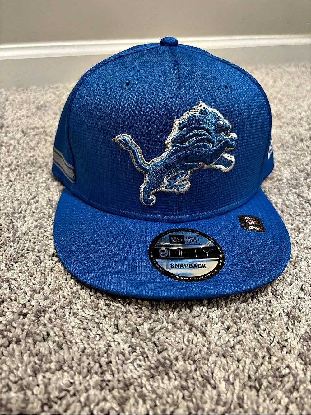 Brand New Detroit Lions NFL snapback hat by New Eea